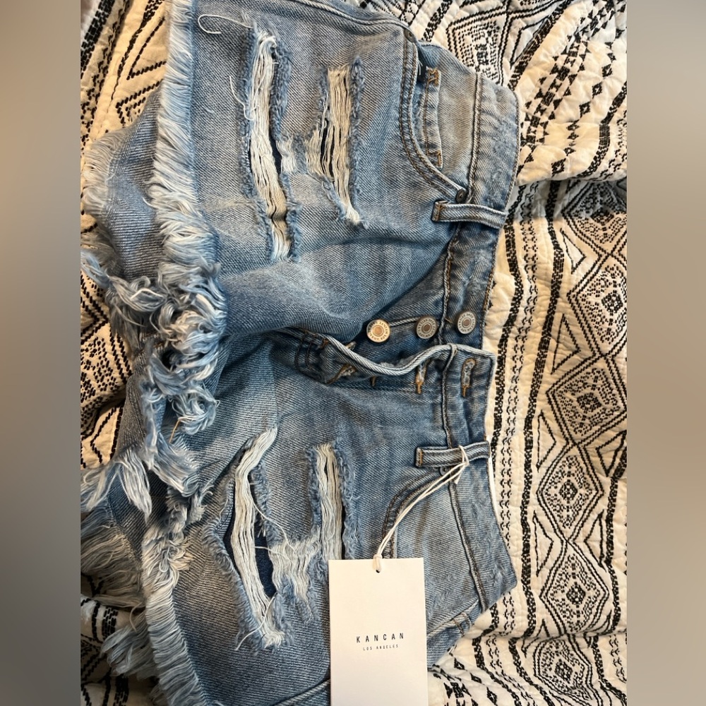KanCan Distressed Denim Shorts - Mid Rise New With Tags Size 24